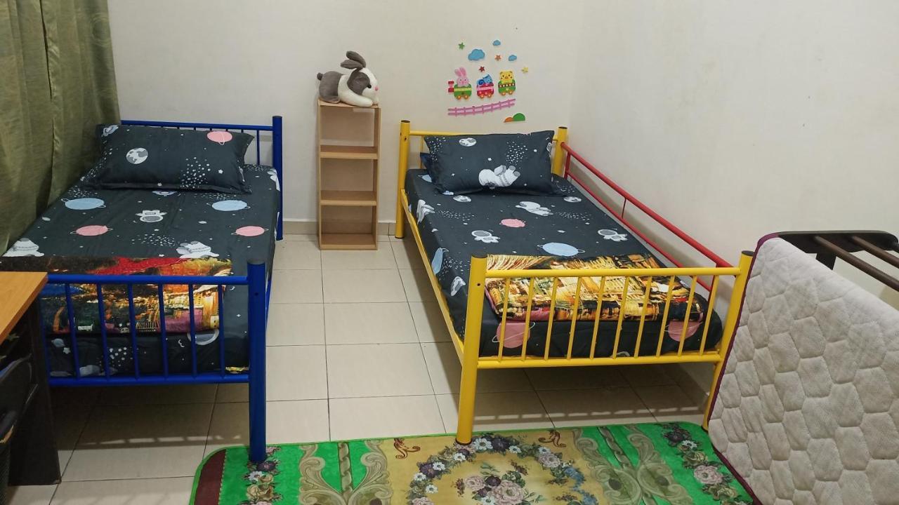 Illa Bella Homestay Jasin Buitenkant foto