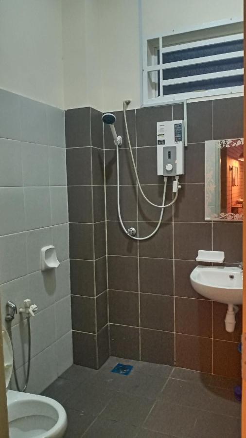 Illa Bella Homestay Jasin Buitenkant foto
